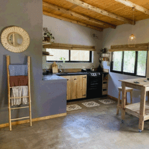 Cocina totalmente equipada en casa de vacaciones en San Marcos Sierras